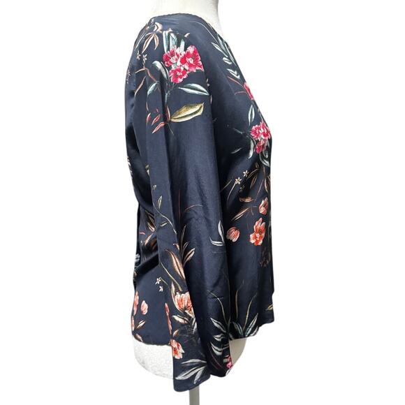 Amour Vert 100% Silk Floral Button-Back Blouse (Small) - Picture 3 of 7